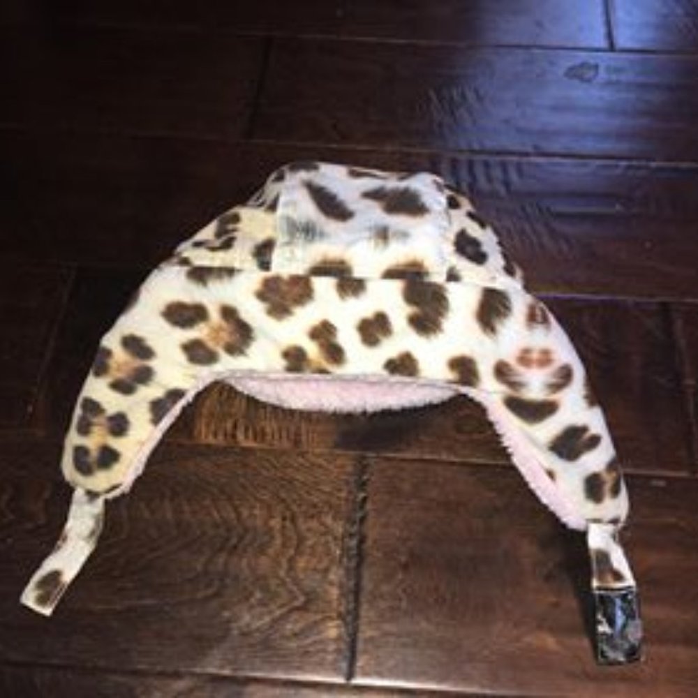 Great Condition - Pre loved teal cheetah pring HAT